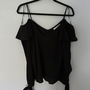 Lost in Lunar black top